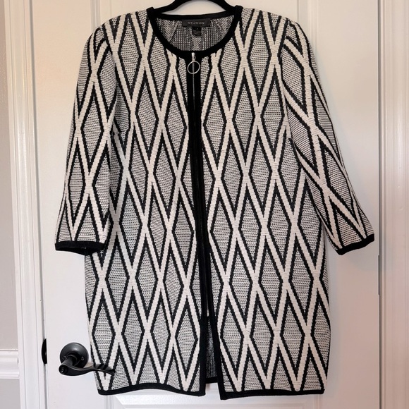 St. John Nisi Jacquard Black and White Zip Up Size Small Cardigan Jacket - Picture 3 of 9